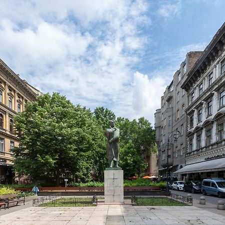 Luxurious Central Apartment In Liszt Ferenc Square ブダペスト エクステリア 写真